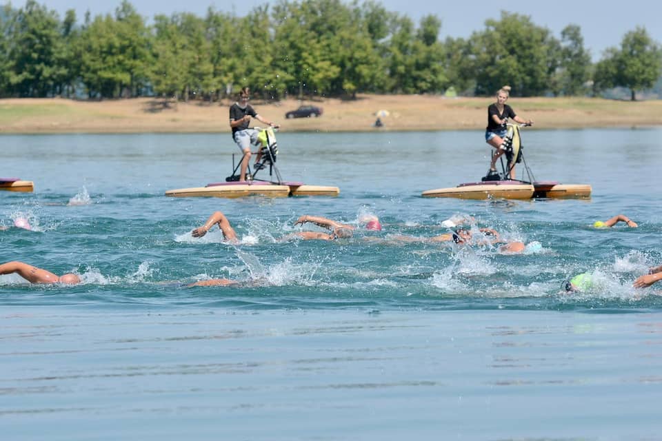 Swimmers and hydro-bikes on Lake Plastiras